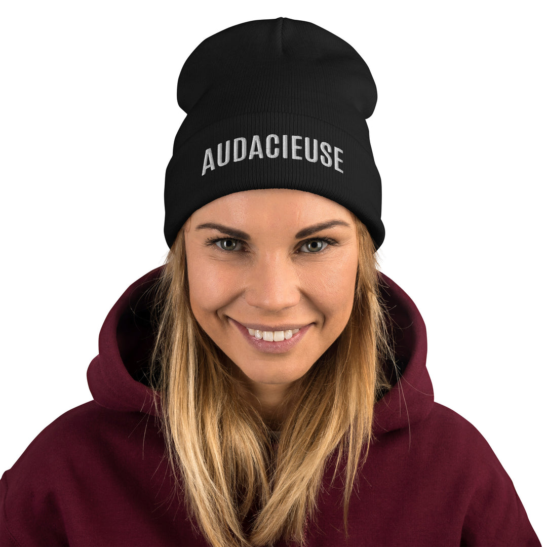 Bonnet AUDACIEUSE 3D broderie pour femme en couleurs tendance