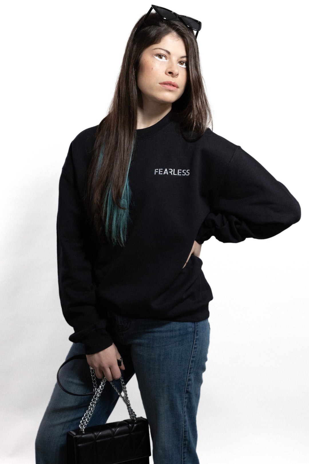 Sweat FEARLESS noir femme – Déclaration de courage et de confiance