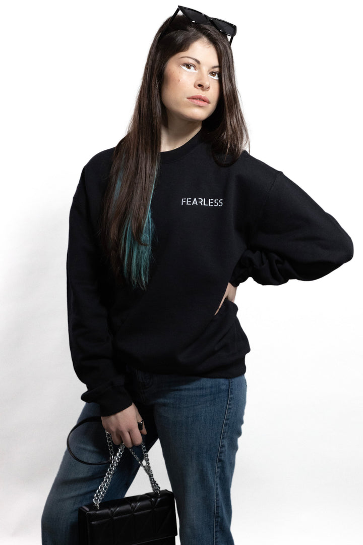 Sweat FEARLESS noir femme – Déclaration de courage et de confiance