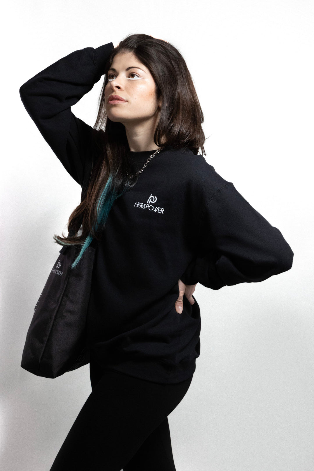 Sweat HER&POWER noir femme – Broderie inspirante et moderne