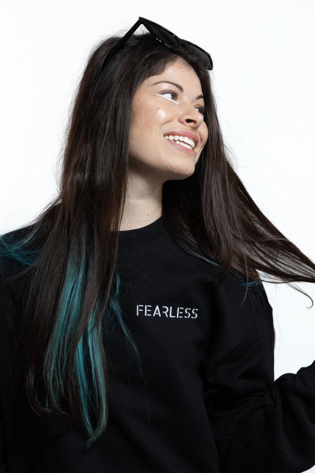 Sweat col rond noir femme brodé FEARLESS – Affirmation de pouvoir